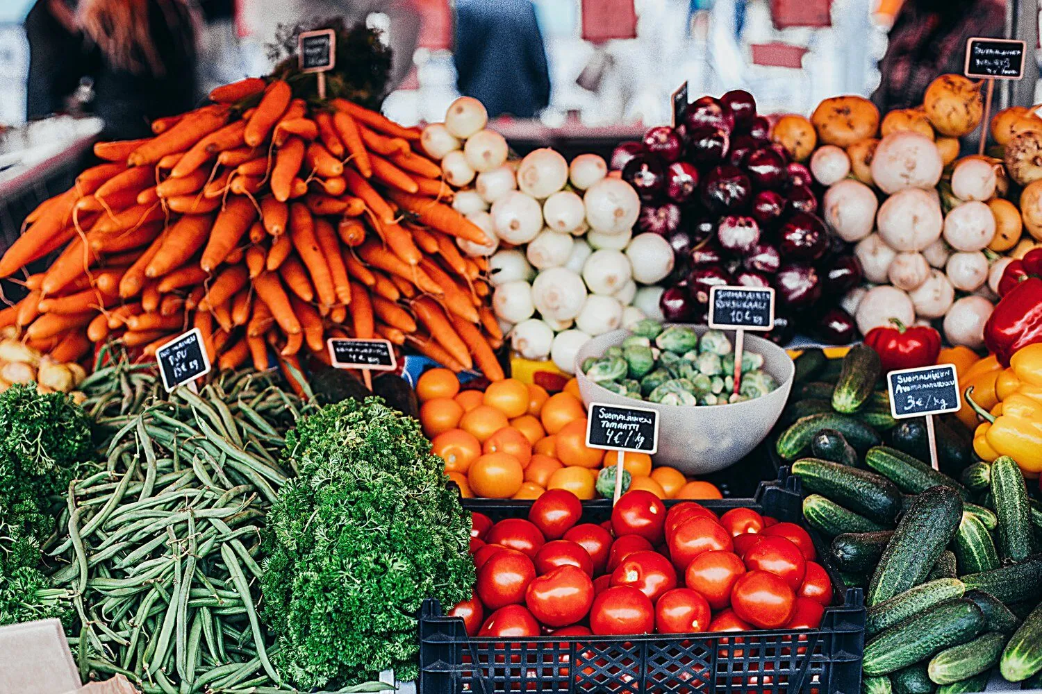 Vegetables keep you full without  adding too many calories.