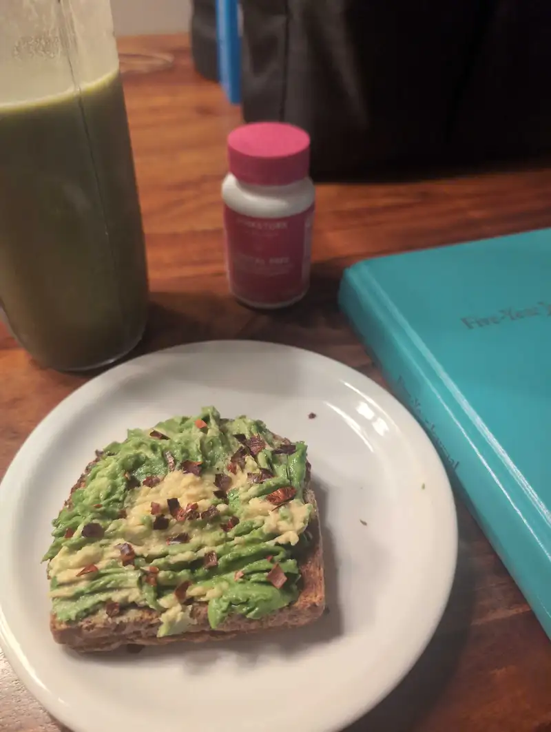 Healthy Avocado Toast Recipe – 220 kcal, 8g protein (Candice D., 8 Oct 2024) | Fitmate Coach Recipes