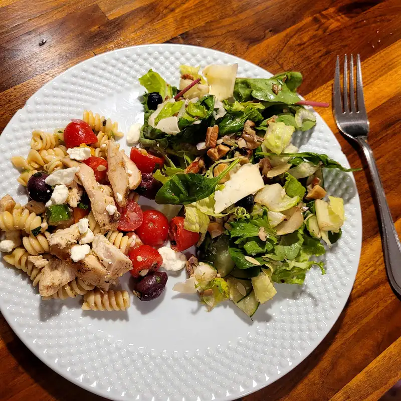 Healthy Grilled Chicken Greek Pasta Salad Recipe