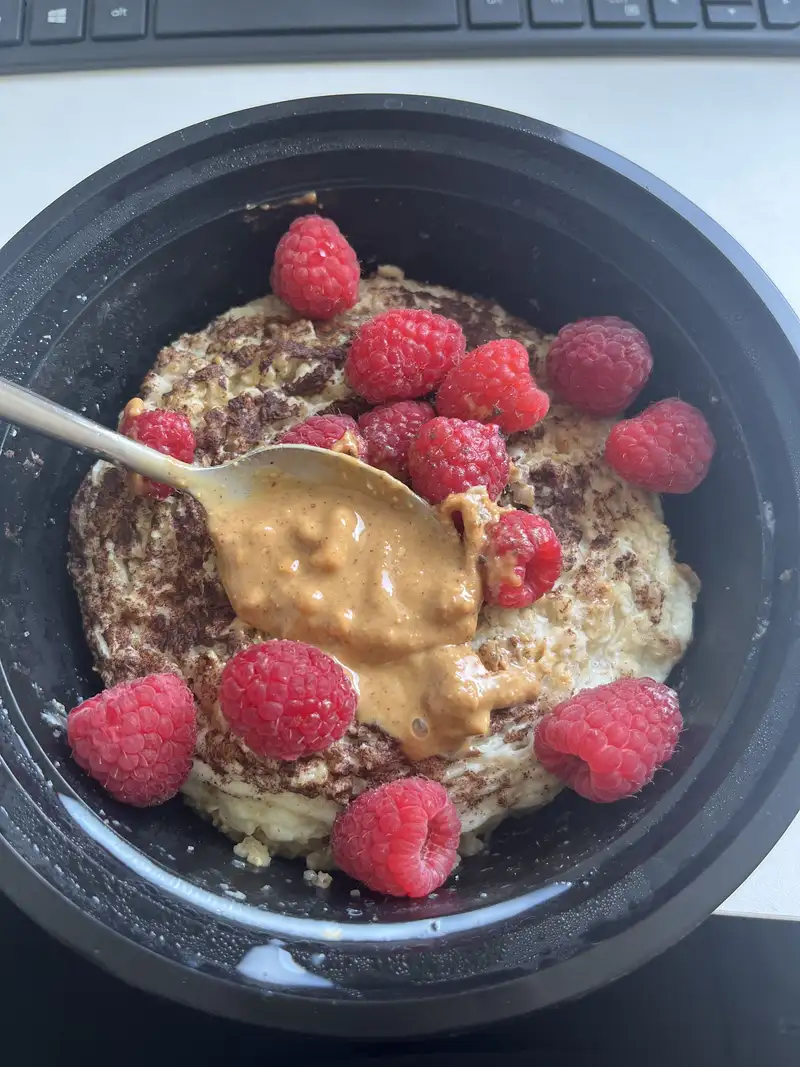 Healthy High Protein Oats Recipe – 250 kcal, 14g protein | Fitmate Coach Recipes