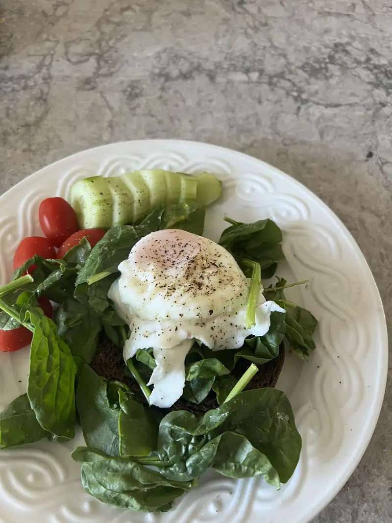 Healthy Poached Egg on Dark Rye Toast Recipe