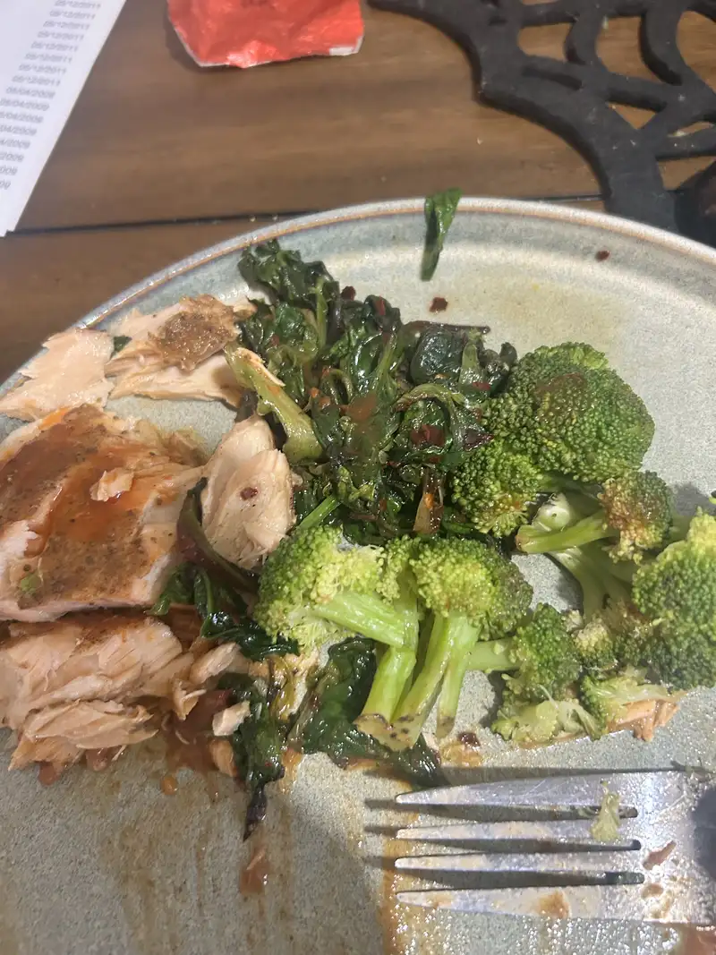 Healthy Salmon and Broccoli Recipe – 350 kcal, 40g protein (Greg C.) | Fitmate Coach Recipes