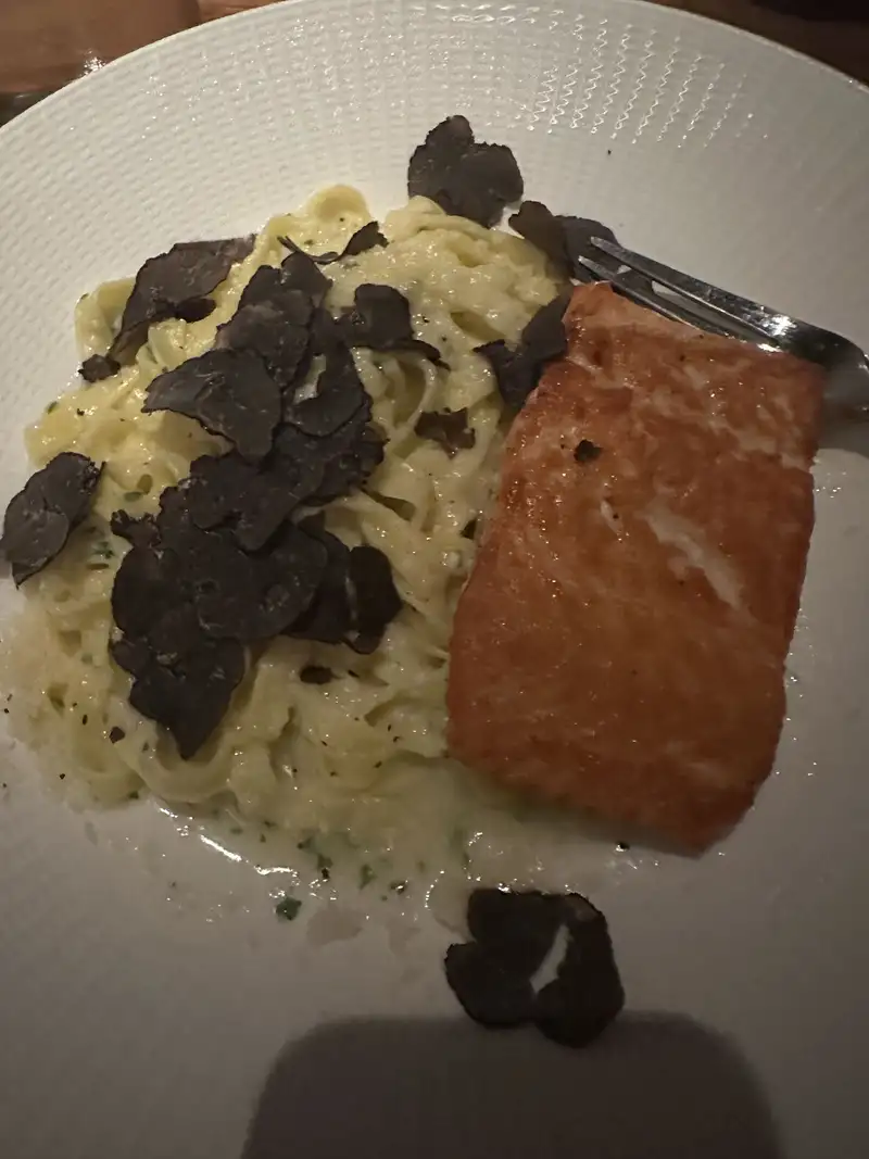 Healthy Salmon Pasta Recipe – 350 kcal, 30g protein | Fitmate Coach Recipes