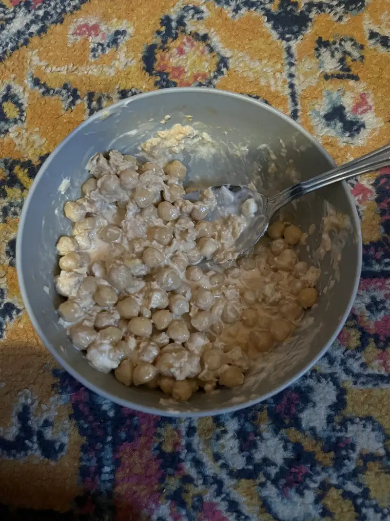 Healthy Tuna Salad with Chickpeas Recipe