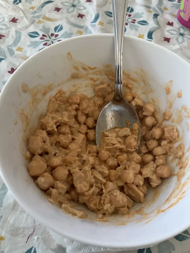 Healthy Tuna Salad with Chickpeas Recipe