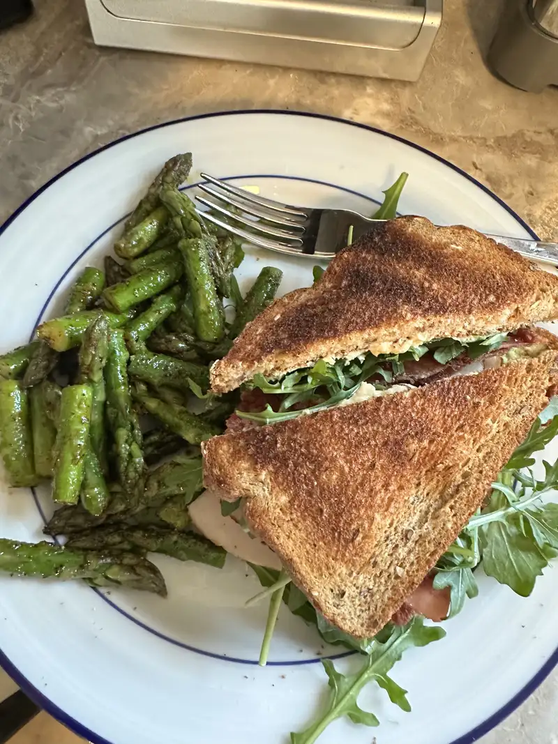 Healthy Turkey Avocado Sandwich Recipe