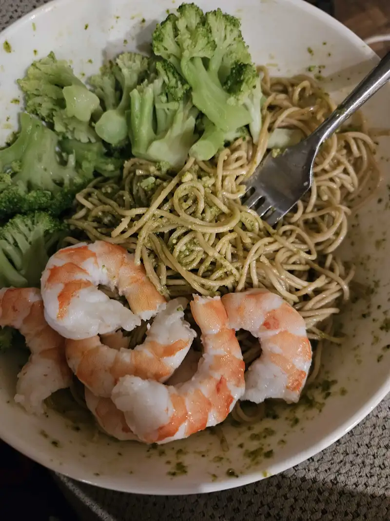 Healthy Whole Wheat Pasta with Pesto and Shrimp Recipe